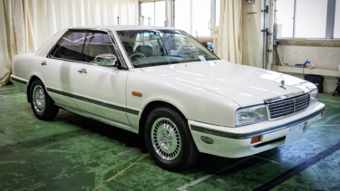 30年以上乗り続けた伊藤かずえさんの日産シーマ、新車のように美しく復活！