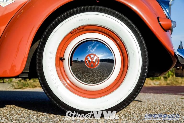 VW|1952年~1965年式|15インチ|スロットなし|ドーム型ハブキャップ|空冷ビートルのホイール年式変遷
