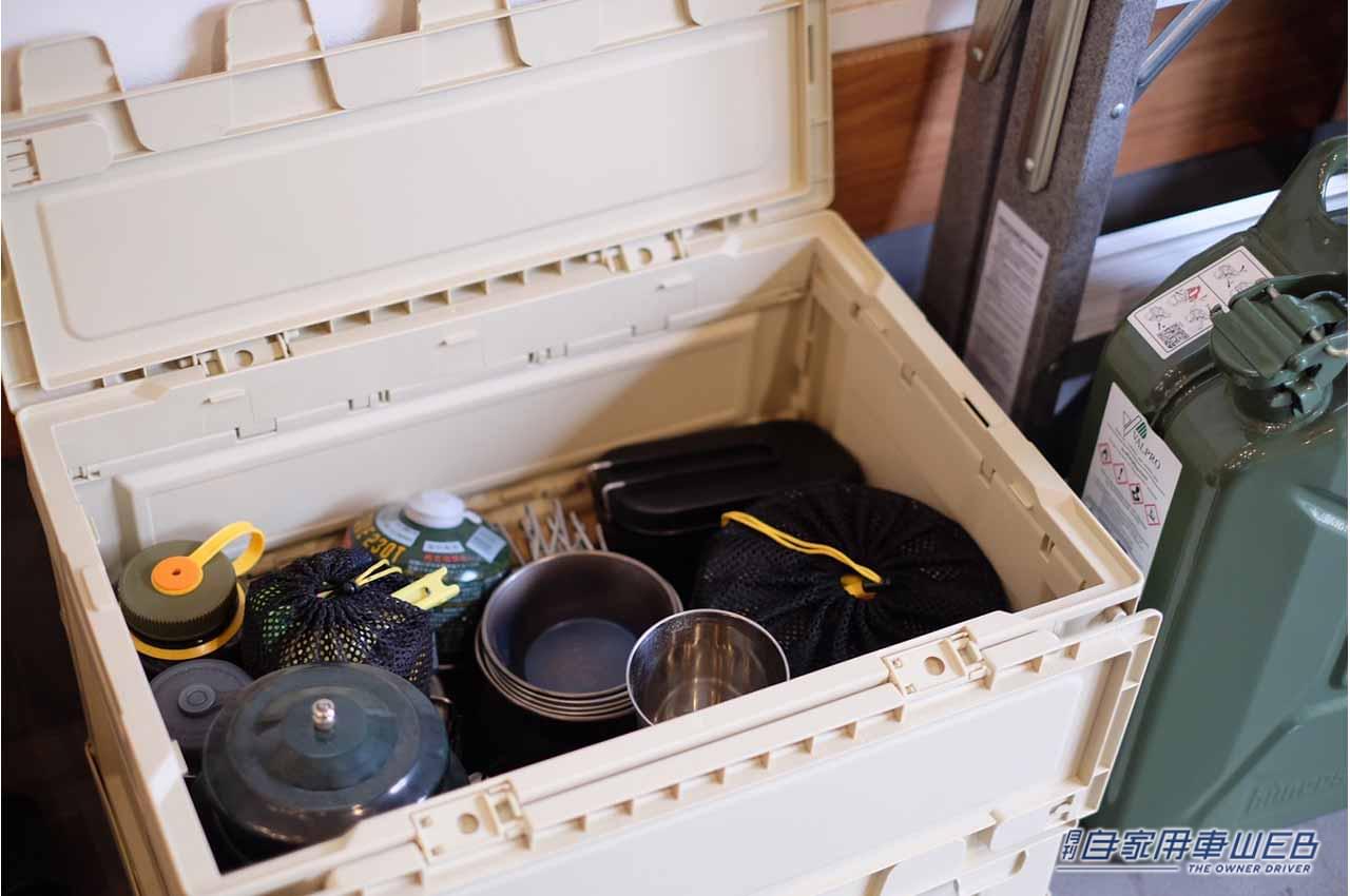 | コンテナを重ねたままでも物の出し入れが可能な横開き機能が嬉しい