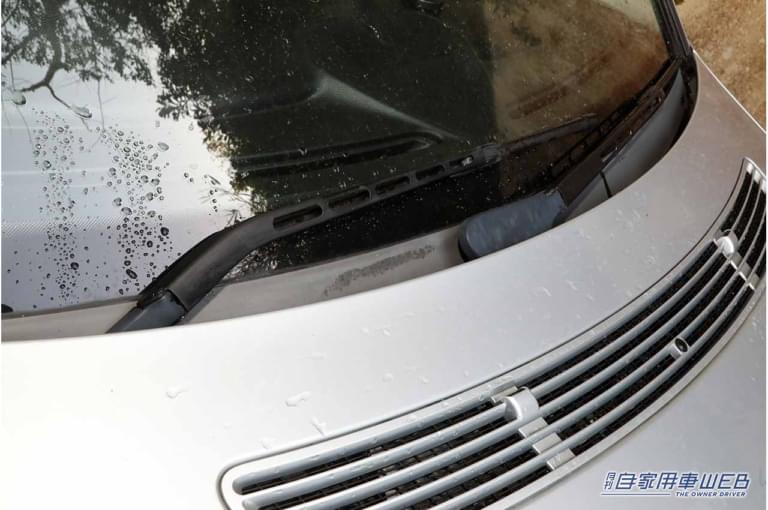 樹脂パーツのメンテナンス|「くたびれた愛車の見た目がスッキリ!」白っぽくくすんだ樹脂パーツ部分をお手軽に復活させる