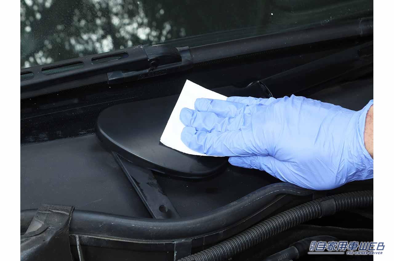 樹脂パーツのメンテナンス|「くたびれた愛車の見た目がスッキリ!」白っぽくくすんだ樹脂パーツ部分をお手軽に復活させる