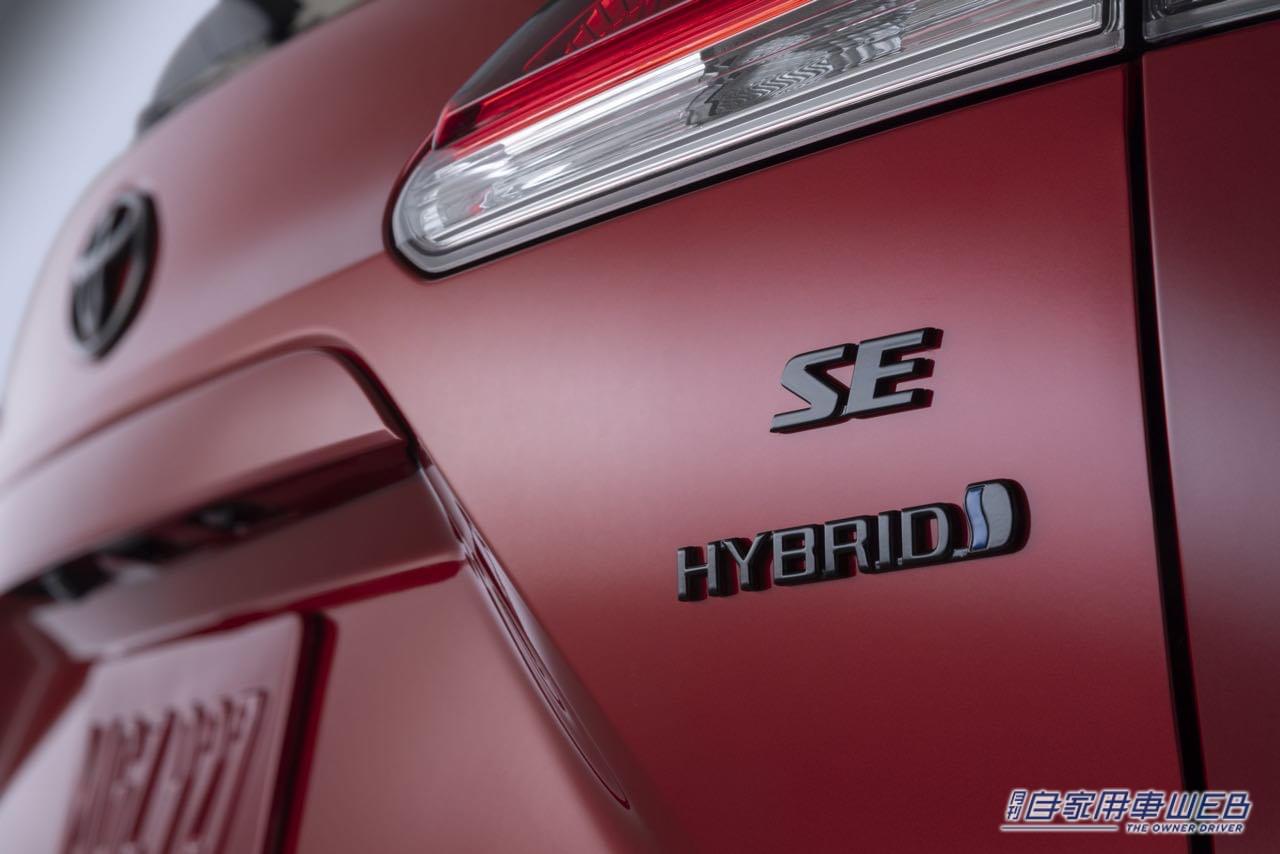 |カローラクロス米国仕様にハイブリッドを2023年モデルとして追加。フロントマスクは日本仕様と同じで全車AWD仕様に