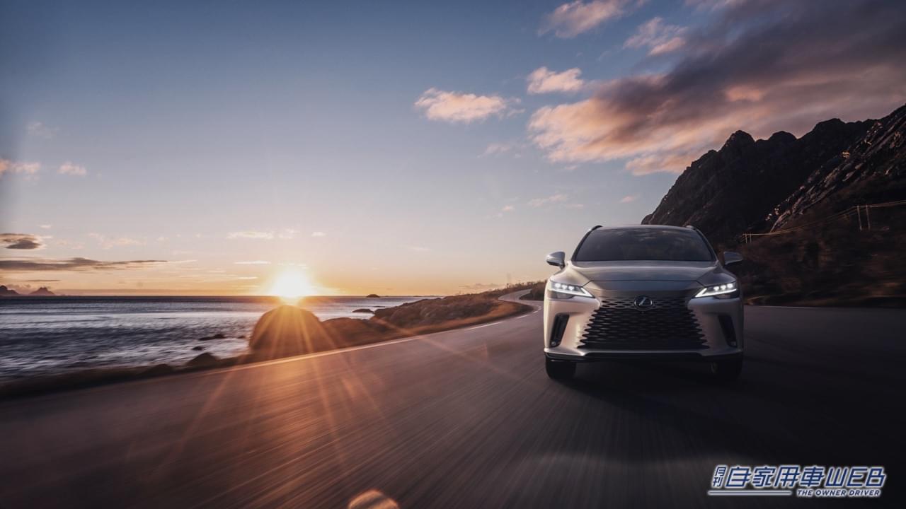 |馬を操る手綱にヒント得てデザインされたレクサス新型「RX」のコックピット