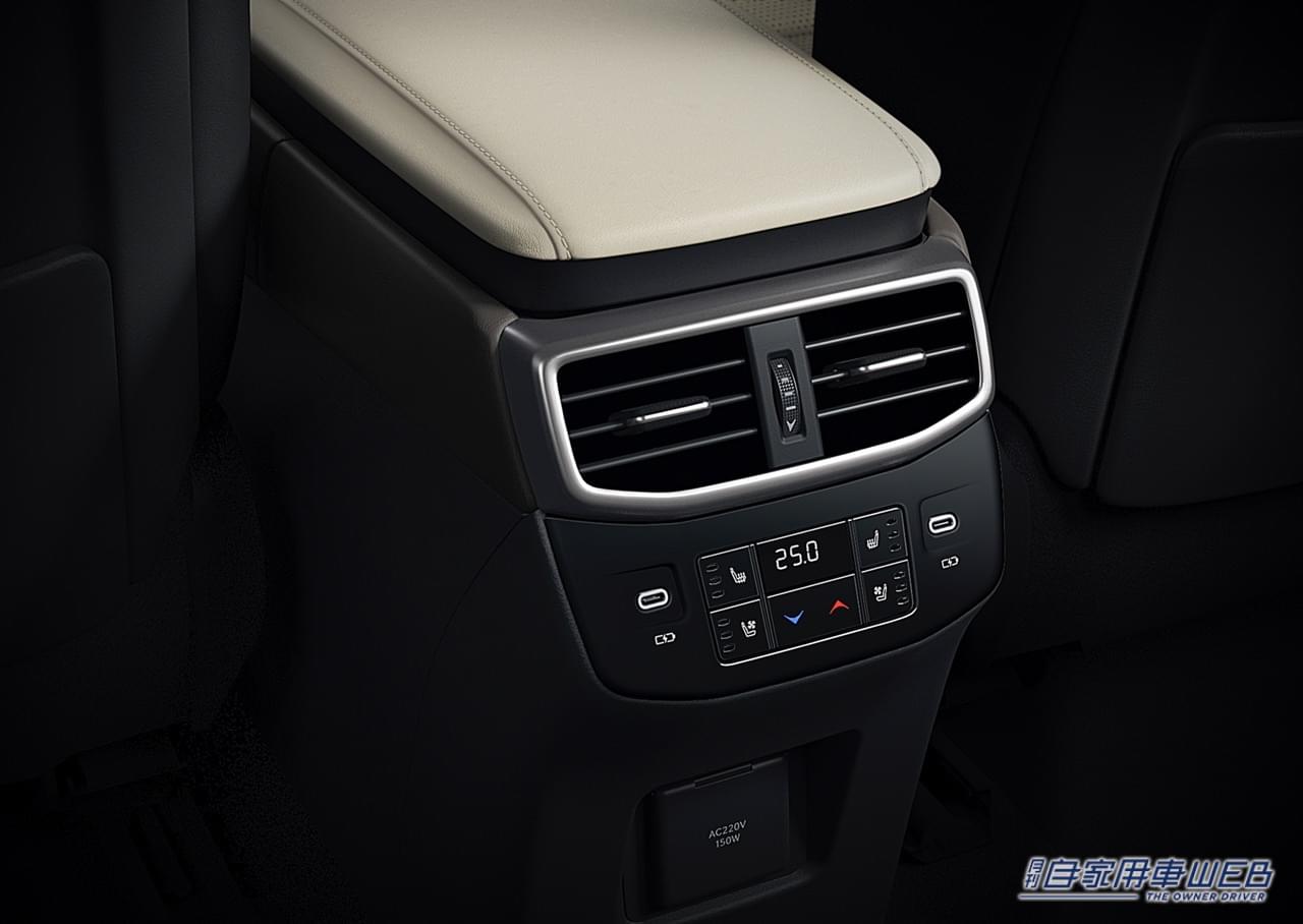 |馬を操る手綱にヒント得てデザインされたレクサス新型「RX」のコックピット