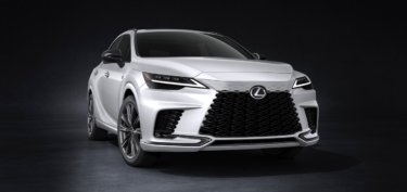 電動化技術で走る喜びを追求! 新型RXのフラッグシップ「RX500h F SPORT Performance」とは?