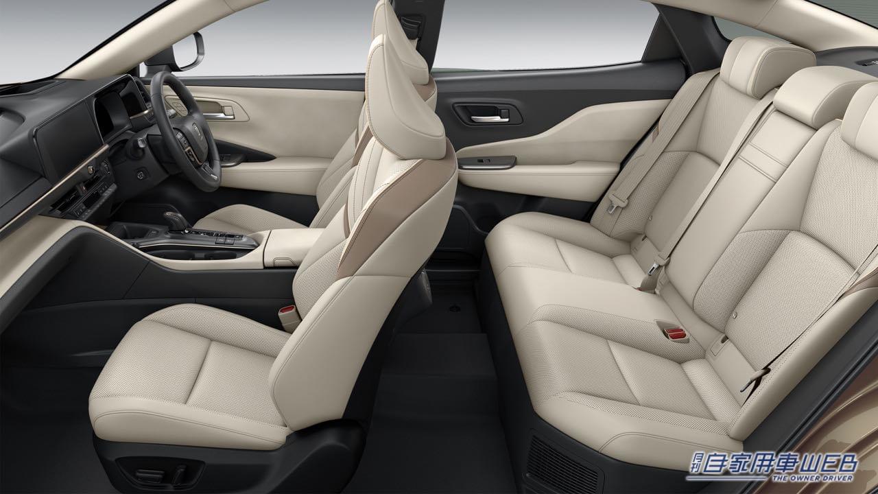 |発表したばかりのトヨタ新型「クラウン」を六本木ヒルズで実車展示。7月16日(土)〜18日(月・祝)まで