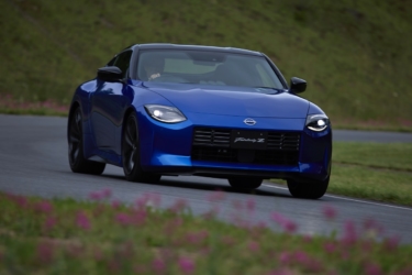 日産、新型「フェアレディZ」遂に試乗! 本物のFRスポーツであり、きっちり走りを計算できるマシンでもあり、昔話も弾む相棒だ