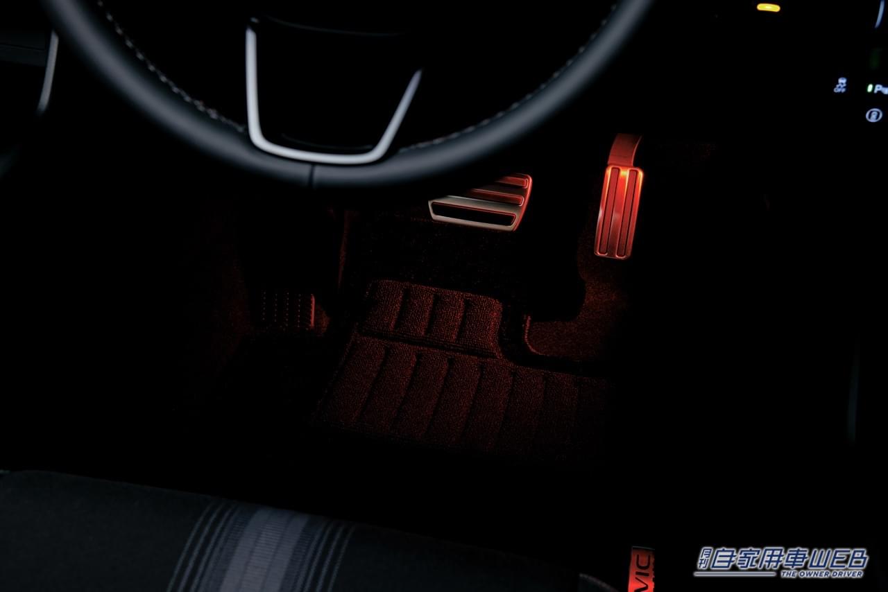 |ホンダアクセス純正アクセサリーが新型「シビックe:HEV」に対応。シビックの人気アクセサリー1位はテールゲートスポイラー