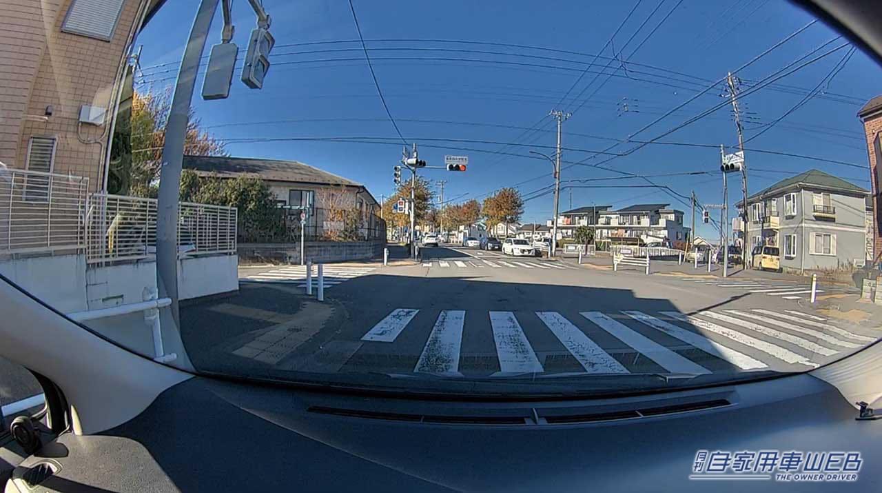 |独自のリヤデュアルカメラを搭載で迷惑運転の状況を把握【Yupiteru Y-3000】