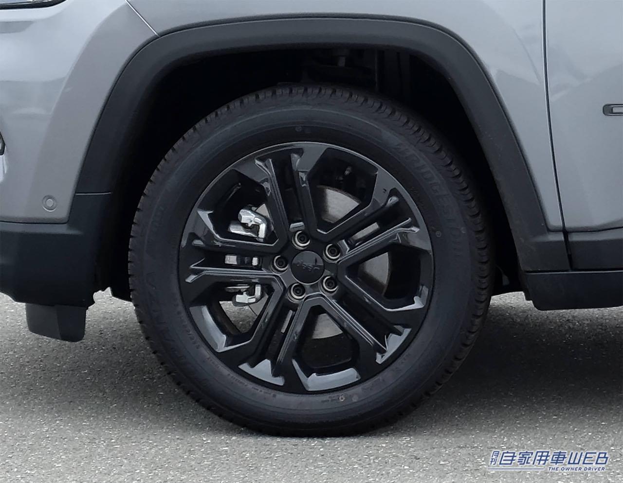 |デザインをクールに引き立てる、ブラックのアクセントパーツがカッコイイ。ジープ、240台の限定車コンパス・ナイトイーグル発売