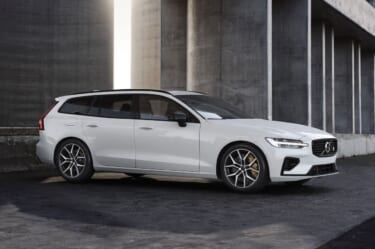 ボルボ、特別限定車V60 Recharge Polestar Engineeredと、特別仕様車V60 Ultimate B4 Dark Editionを発売