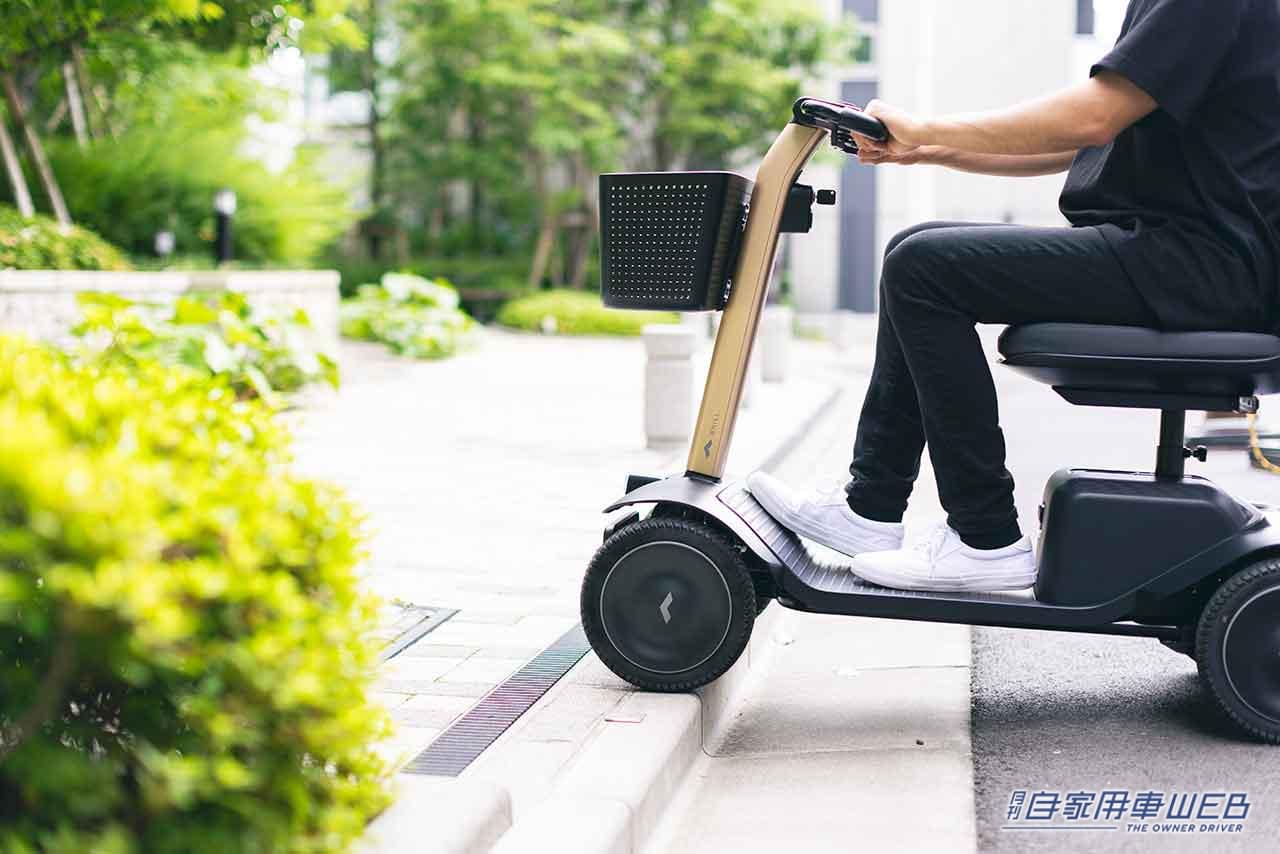 |免許返納後の新たな交通手段、歩道を走れるスクーター「WHILL Model S」が販売開始