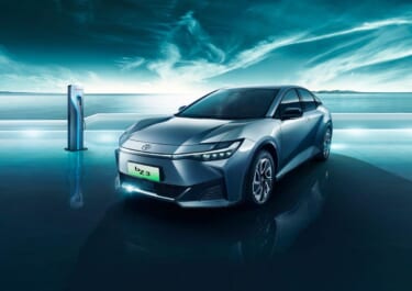 シリーズ初、セダンタイプが登場! トヨタが最新技術を駆使したBEV「TOYOTA bZ3」を中国で発表、航続距離は遂に600km超え