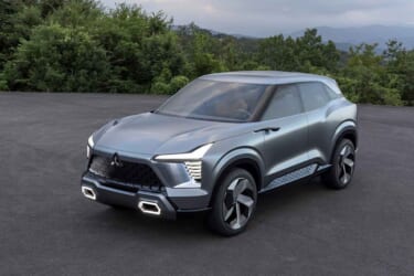 三菱のコンパクトSUVコンセプトカー『MITSUBISHI XFC CONCEPT』が世界初披露、アウトドアシーンでも存在感を発揮する本格的なSUV