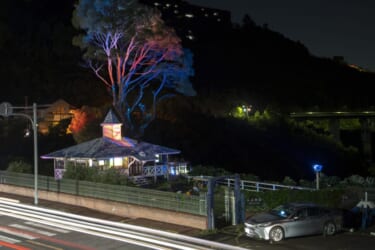 クルマから電気を取り出せる給電車なら「こんなことができる!」『トヨタ給電アート』がATAMI ART GRANT 2022にて展示公開中だ