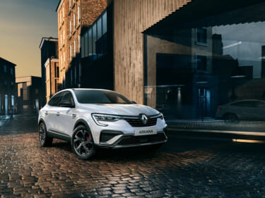 ルノー人気のSUV「ルノーアルカナ」に、マイルドハイブリッドモデルが追加!燃費や室内容量がアップでより使いやすくなった!