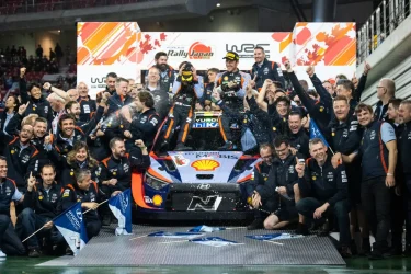 Hyundai Motorsport が「FIA 世界ラリー選手権」の最終戦 ラリー・ジャパンで1位と2位を獲得