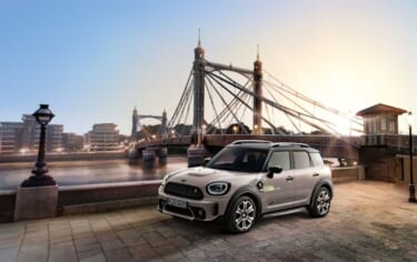 電気自動車への架け橋となるモデル! 特別仕様車「MINI Crossover Albert Bridge Edition PHEV」誕生