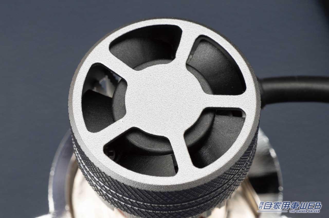 |純正ハロゲンの2.8倍! 明るく純白の光で夜のドライブも安心、ヘッドライト用LEDバルブ