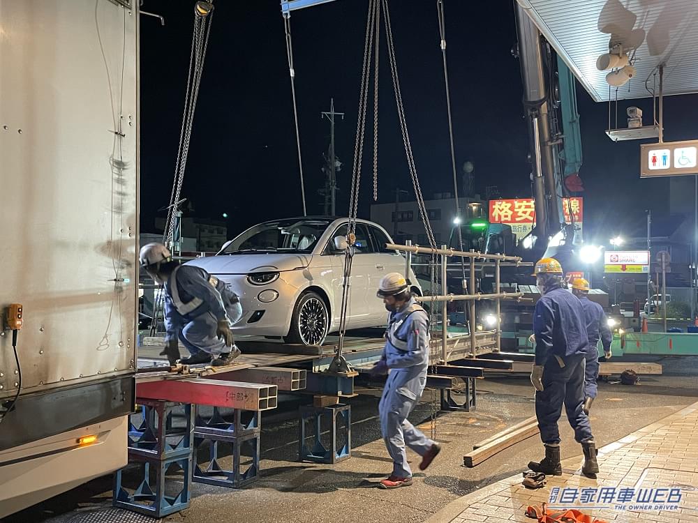 |真夜中の駅で車を交換!?プロモーションブースの模様替えをのぞいてみた