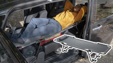 シートに乗せるだけで車内にベッドを簡単設置！さらにベッド下の収納力もキープ！『CAR BED』が車中泊に超便利！