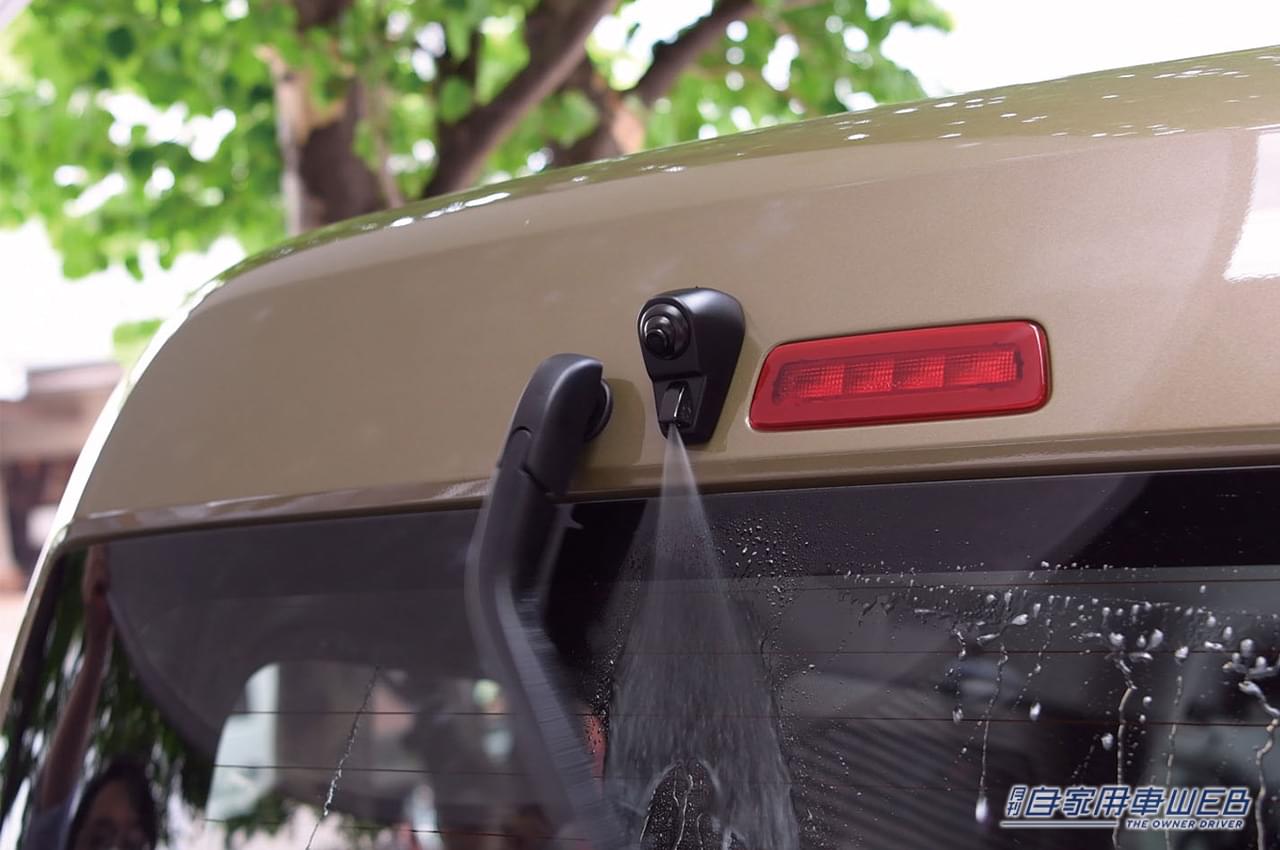 |スタイリッシュな外観&後方視界も抜群!車種専用設計だから安心のハイマウントリアカメラキット【データシステム】