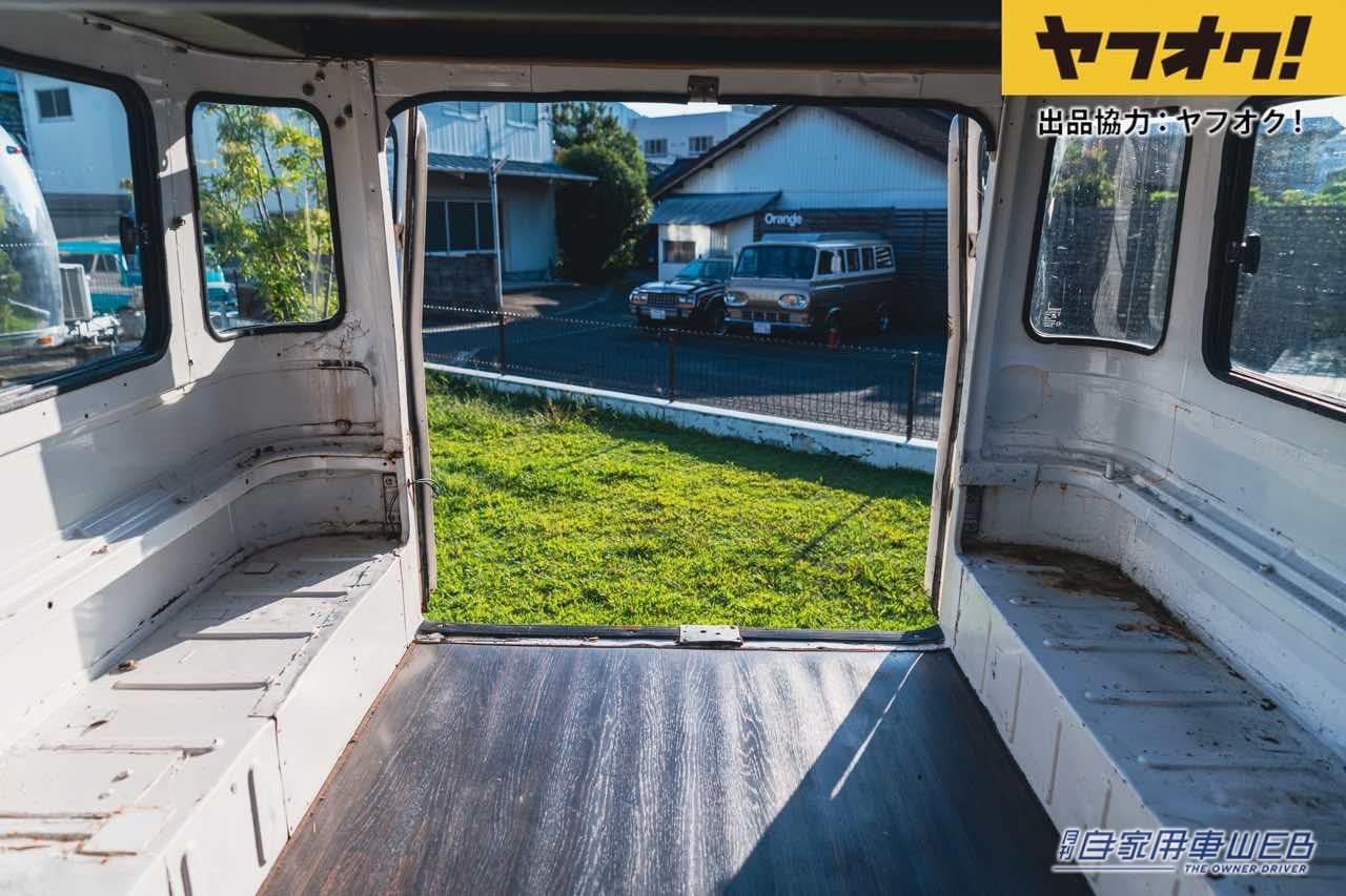 |日本未発売のランドクルーザー40系がヤフオクに!LOT No.5「1984 Toyota Land Cruiser Troop Carrier 47」