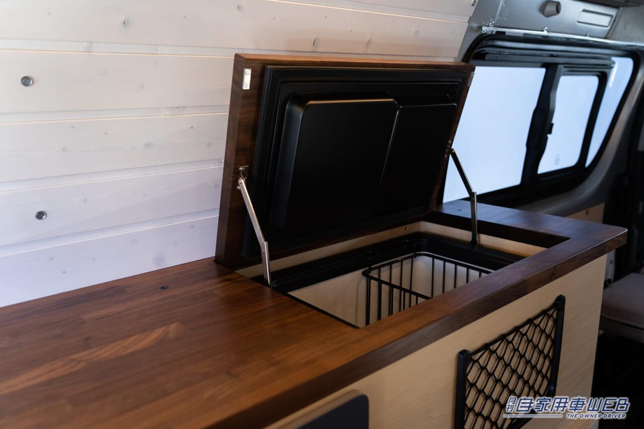 |まるでリビング!ハイエースベースのキャンピングカー「TAMA」2023年モデルが超快適!