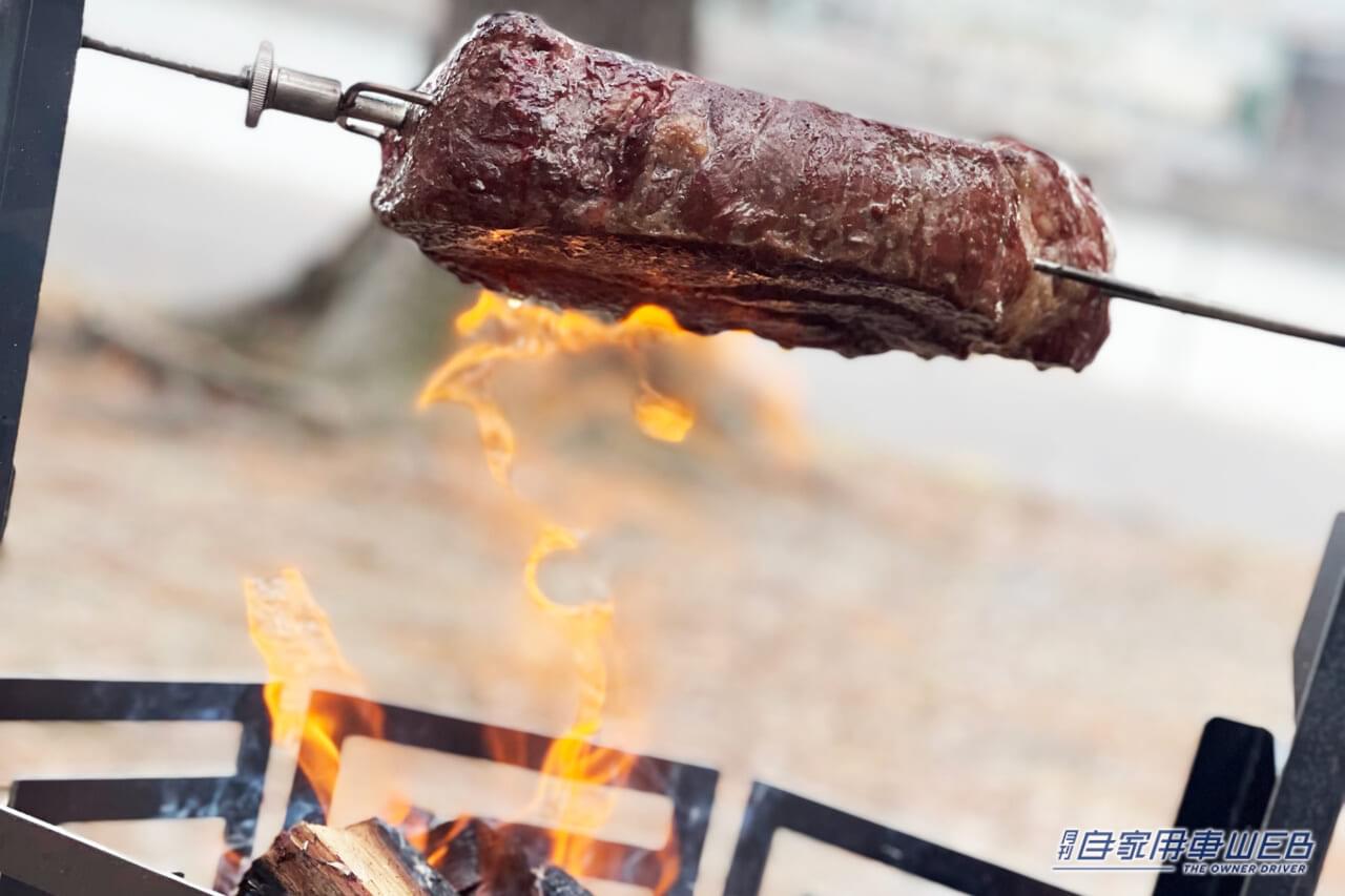 |キャンプ場で注目を浴びる!お肉をグルグル回して焼ける焚火台『インフィニティ肉焼きセット』がクラウドファンディングに登場