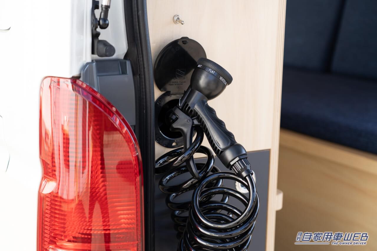 |まるでリビング!ハイエースベースのキャンピングカー「TAMA」2023年モデルが超快適!