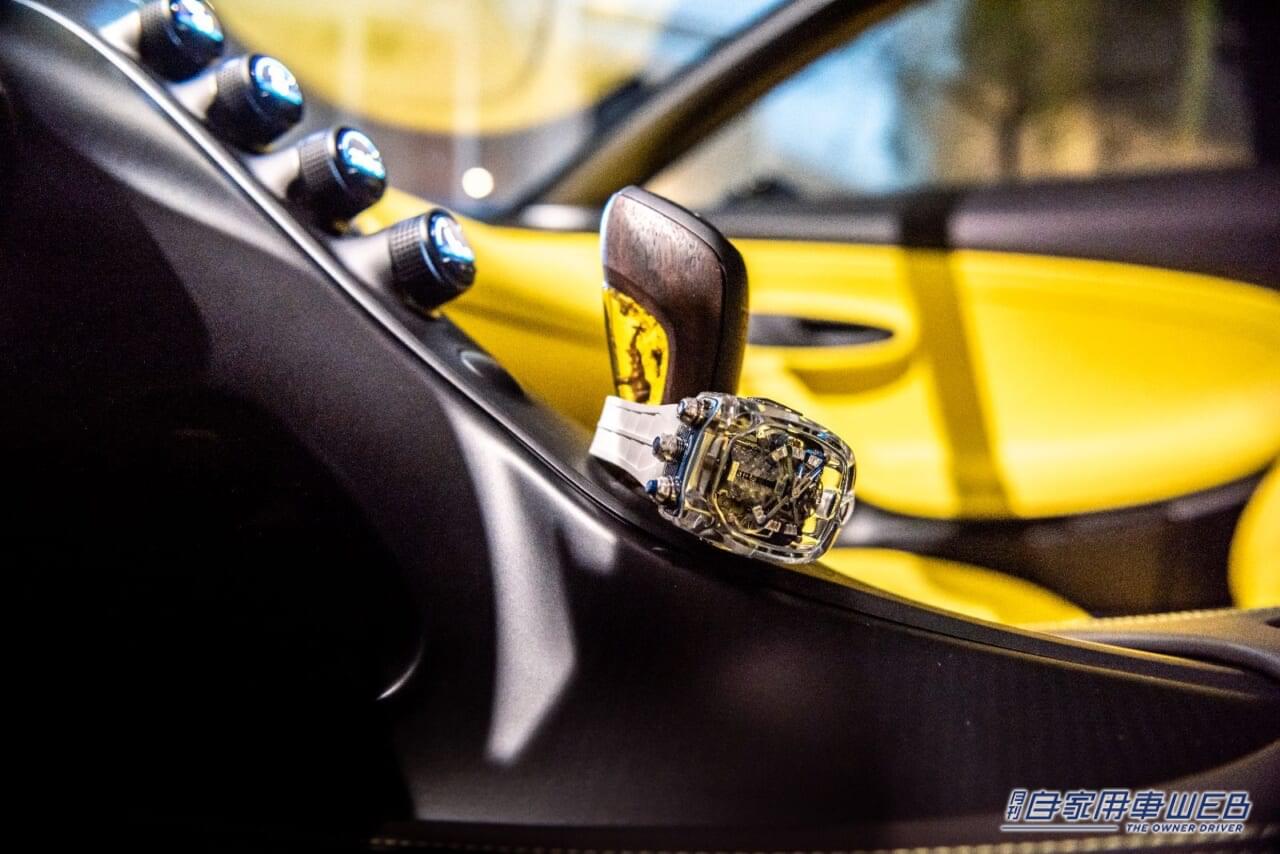 |これが7億円の車だ!ブガッティ「W16ミストラル」が日本初披露!コラボした高級時計2億円も展示!