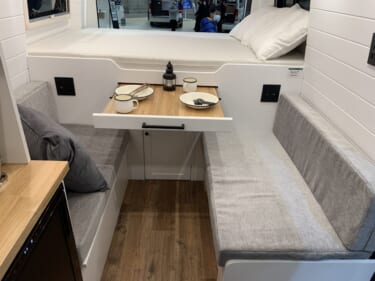 キャンピングカーの理想系!?”フィアット デュカト”がバンコンになって登場、これは住める!