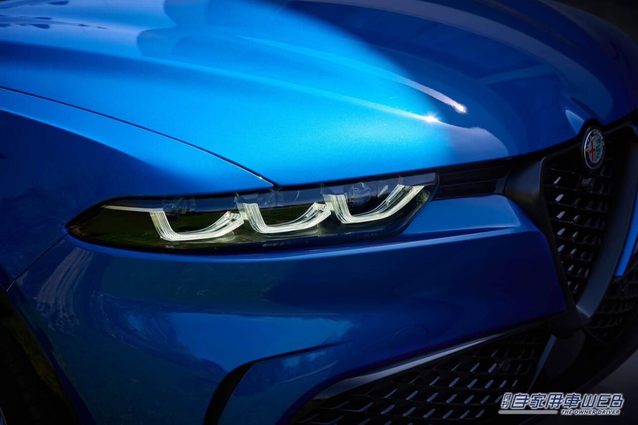 | Alfa RomeoのミドルサイズSUV「 Tonale」に新グレードが追加!スポーツ性能と上質感を高めた伝統グレード「Veloce」