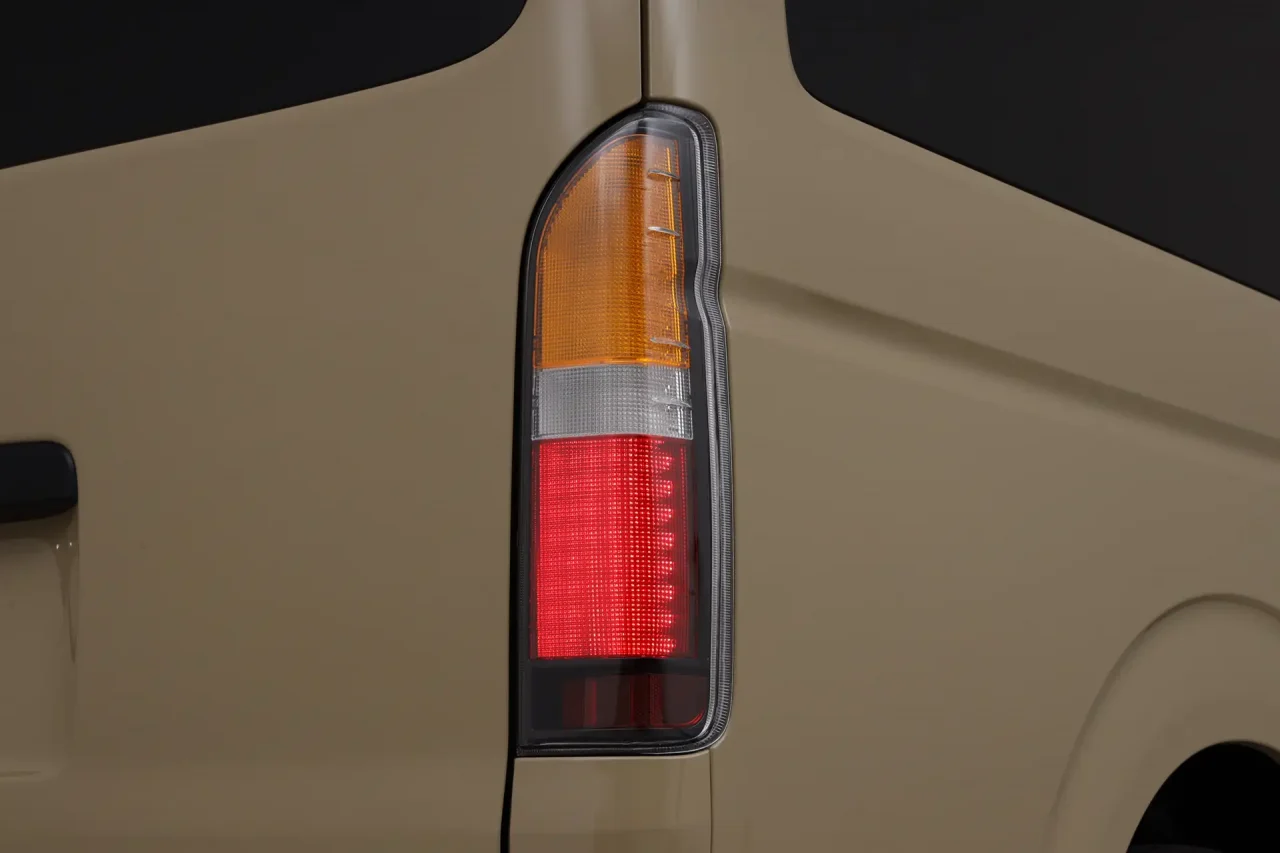 ハイエース ULTIMATE LED テールランプ - 自動車
