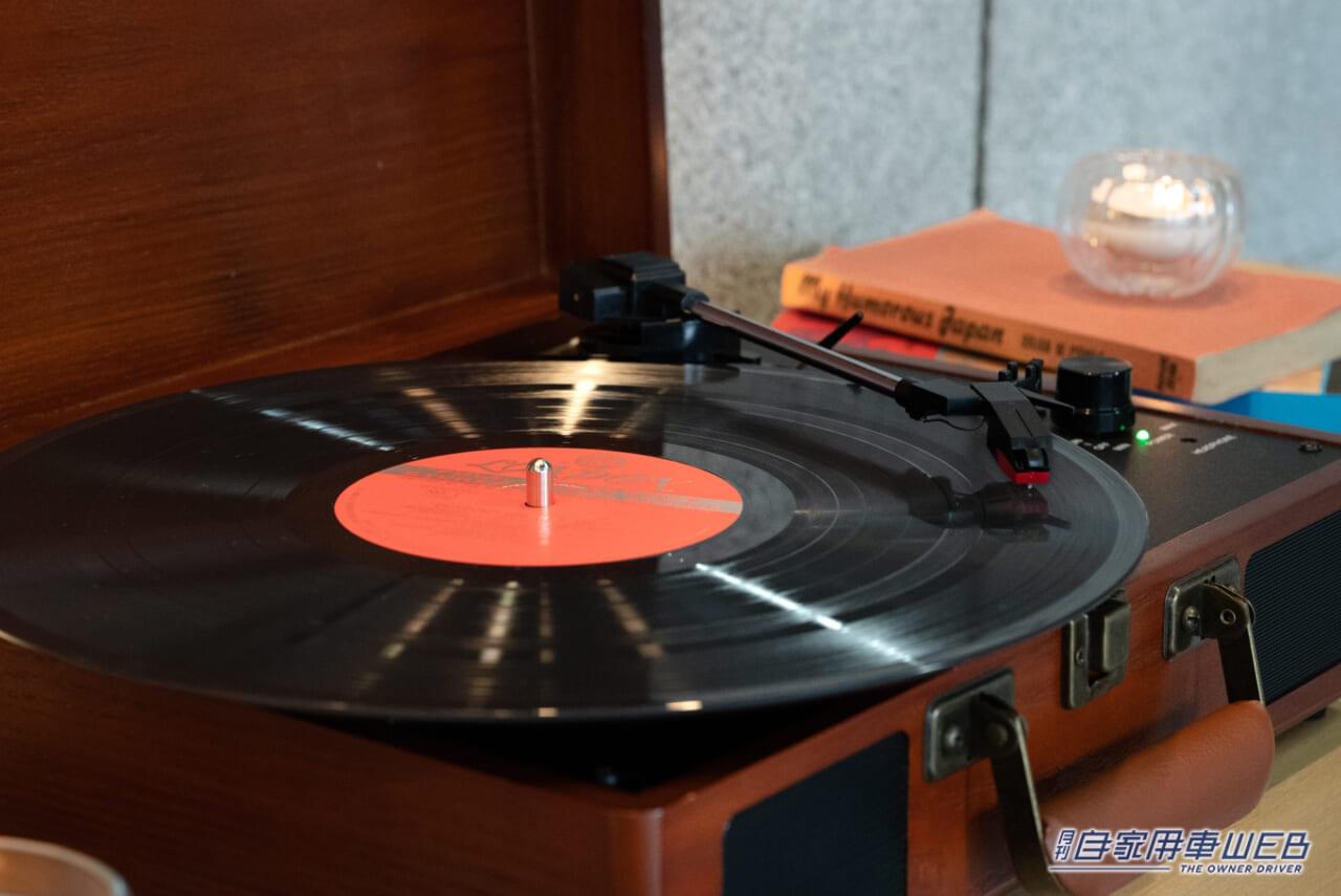 |車に積める『トランク型レコードプレーヤー』が登場!長時間バッテリー内蔵で、いつでもどこでもレコードを楽しめる!