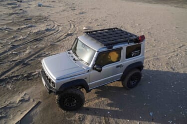 取り付け時間、たったの45分!? 人気のスズキ・ジムニー用フラットルーフラックキットが登場、これは即買いでしょ!