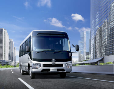 日野自動車のエンジン認証不正問題で販売停止していたTOYOTAのコースターが販売再開