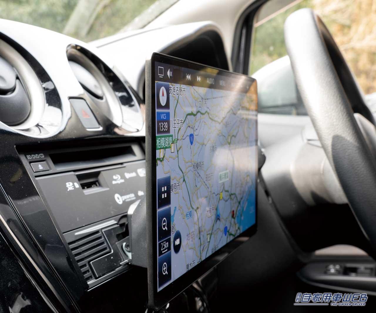 |フローティングスタイルの草分け「ストラーダFシリーズ」、前後左右の角度調整はパナソニックだけ!【CN-F1X10BGD 長期レポートvol.1】