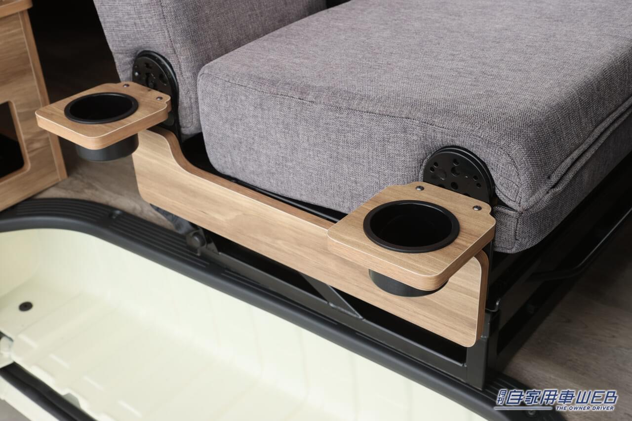 |トヨタのハイエースがベースのキャンピングカー!FLEX「Wood Village(ウッドヴィレッジ)」はフルフラットで超広い!