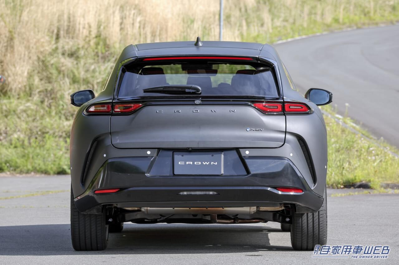 |話題のトヨタ「クラウンスポーツ」ショートサーキットでプロト初乗りインプレッション。PHEVは1クラス上のパワフルさ!!