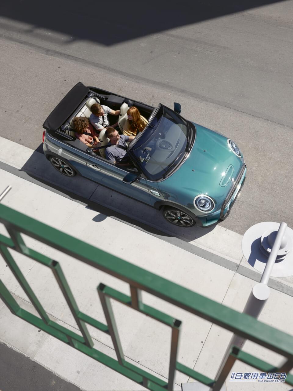 |カリビアン・アクアのボディがオシャレ!MINIコンバーチブル生誕30周年記念の限定車がデビュー