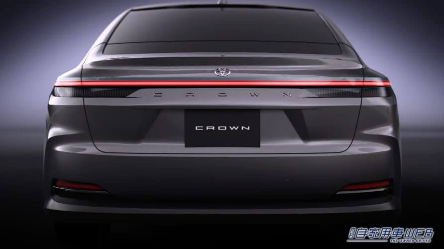 |トヨタ新型「クラウンセダン」は後輪駆動(FR)と判明! ハイブリッドと燃料電池自動車の2つのパワートレーン搭載で2023年秋頃発売へ!!