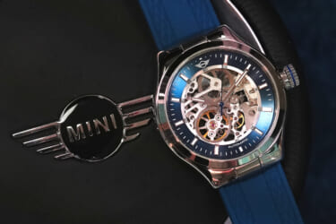 MINI が手掛けたスケルトン腕時計「MINI オートマティックウォッチ」