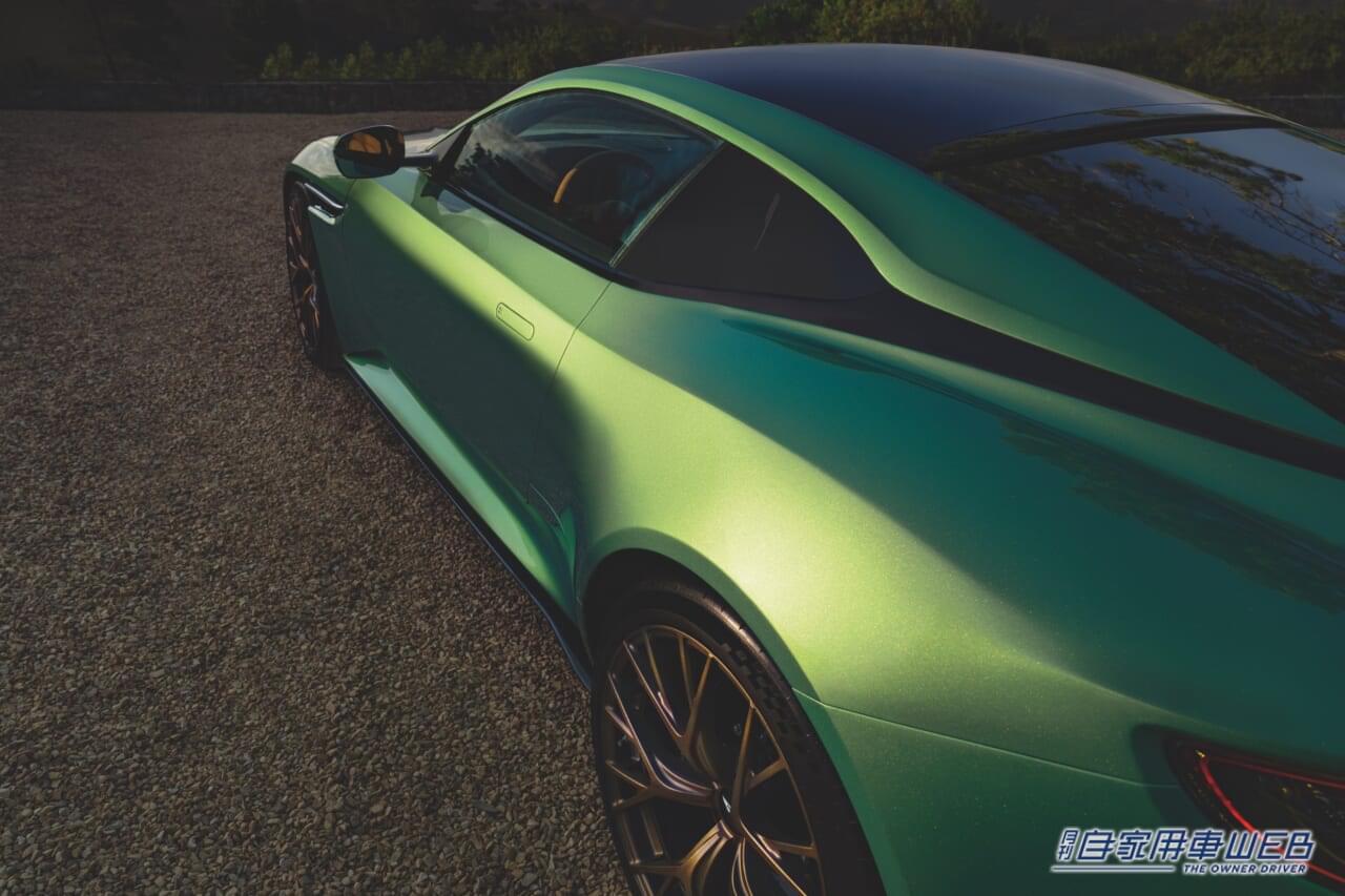 |世界初のスーパーツアラーが誕生!アストンマーティン、V8ツインターボ搭載の新型DB12がデビュー!