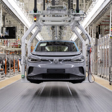 欧州だけでバックオーダーは驚きの10万台オーバー! フォルクスワーゲン「ID.4」、安定した車両供給に向け、日本向けの生産工場をエムデン移管