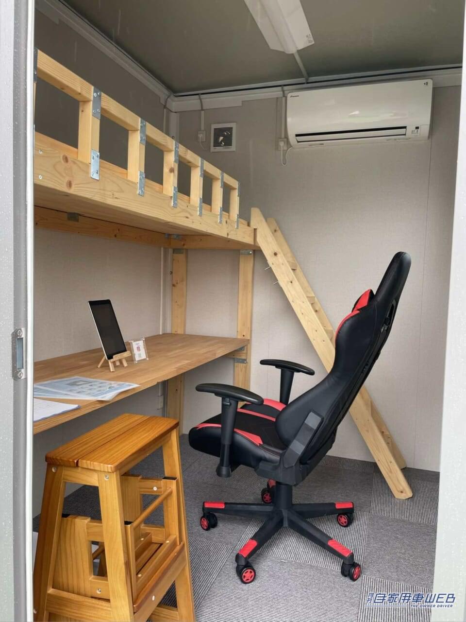 |トレーラーハウス「Sral Me」牽引できる部屋には机・椅子・ベッド・エアコンも完備!