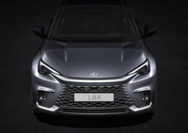 レクサス新型「LBX」誕生。クラスレスで、プレミアムカジュアル! 日本では23年秋以降発売へ!!