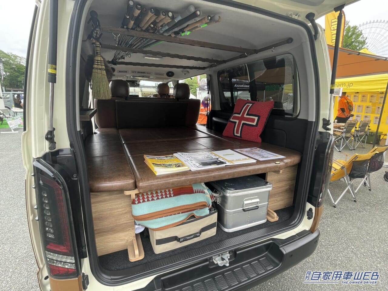 |フルフラットのスペースは250センチにも! ハイエースベースのオシャレ釣りキャンパー