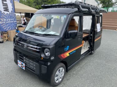 レトロおしゃれな軽キャンパー! ブラックのスズキ エブリイをベースにこだわりカスタム