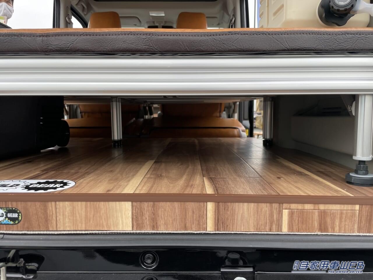 |レトロおしゃれな軽キャンパー! ブラックのスズキ エブリイをベースにこだわりカスタム